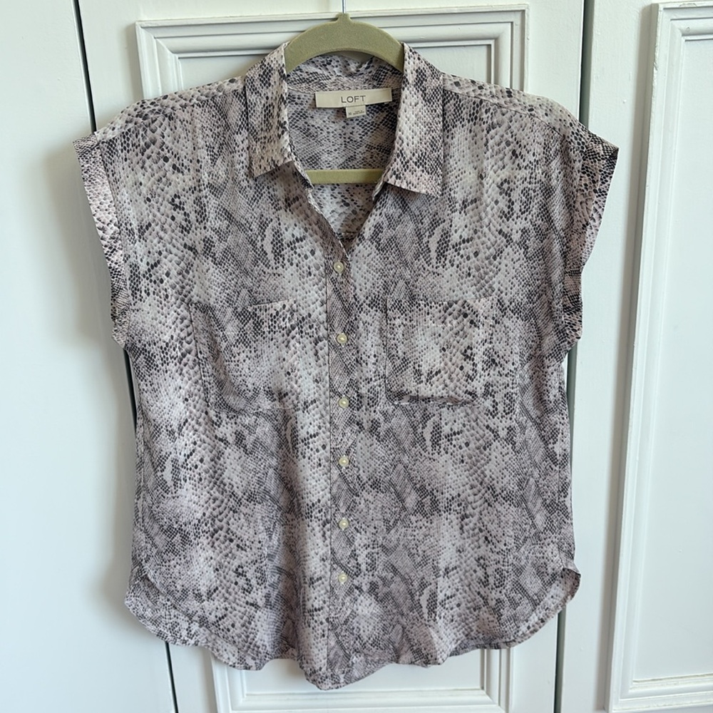LOFT Gray Button Down Cap Sleeve Shirt
